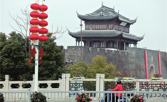 苏城街头洋溢“中国红”1_副本.jpg
